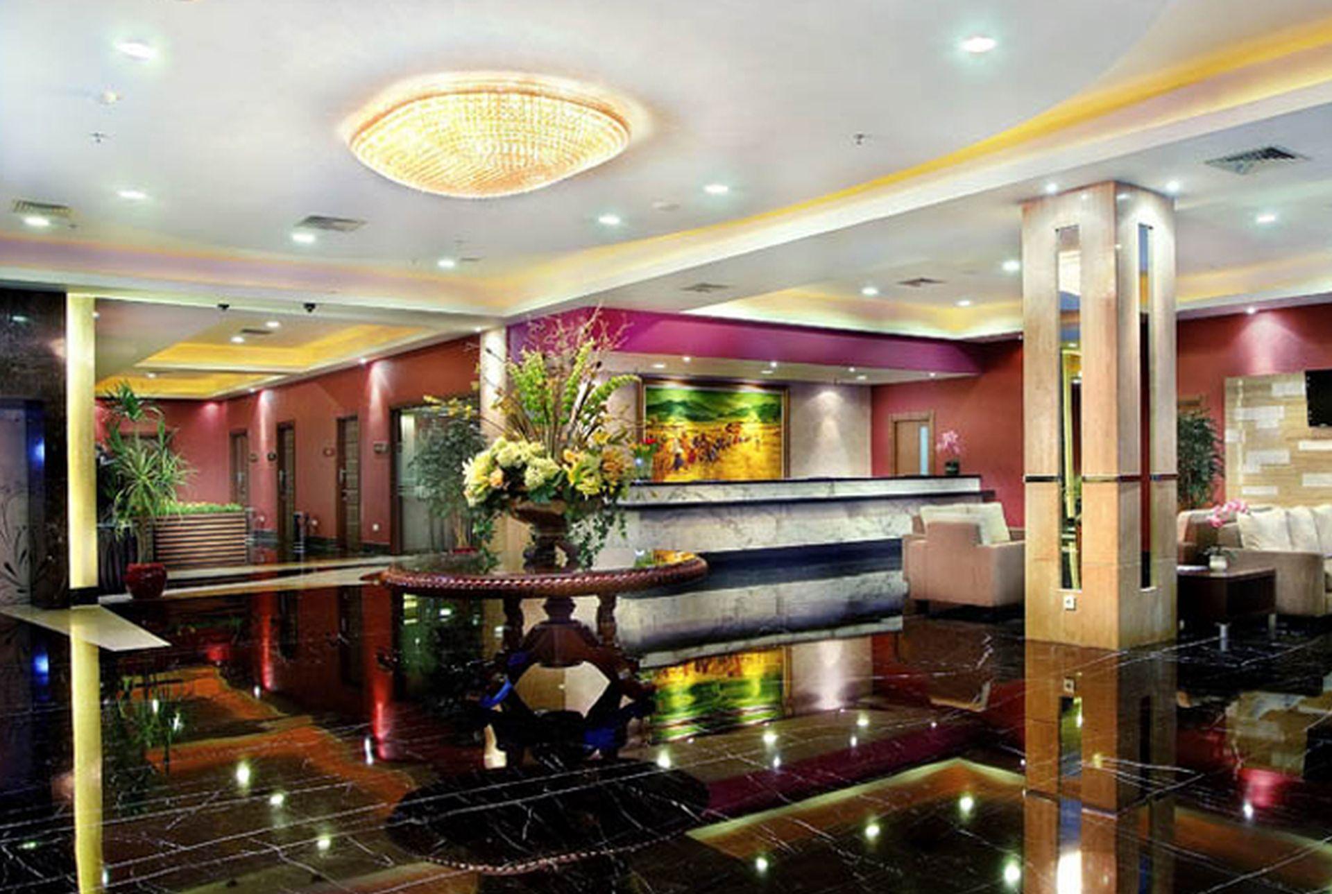 Royal Palm Hotel & Conference Center Cengkareng Jakarta Kültér fotó