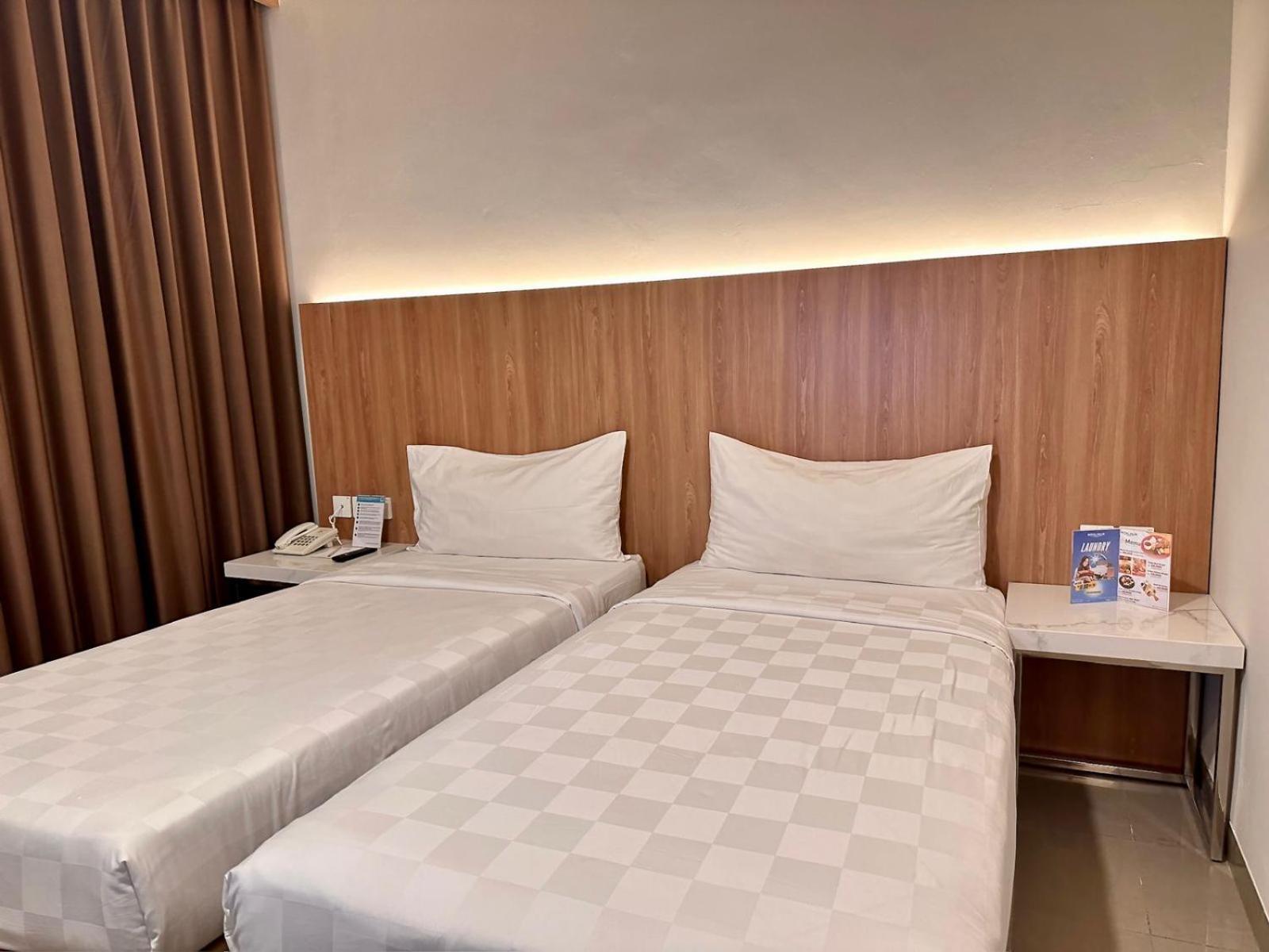 Royal Palm Hotel & Conference Center Cengkareng Jakarta Kültér fotó
